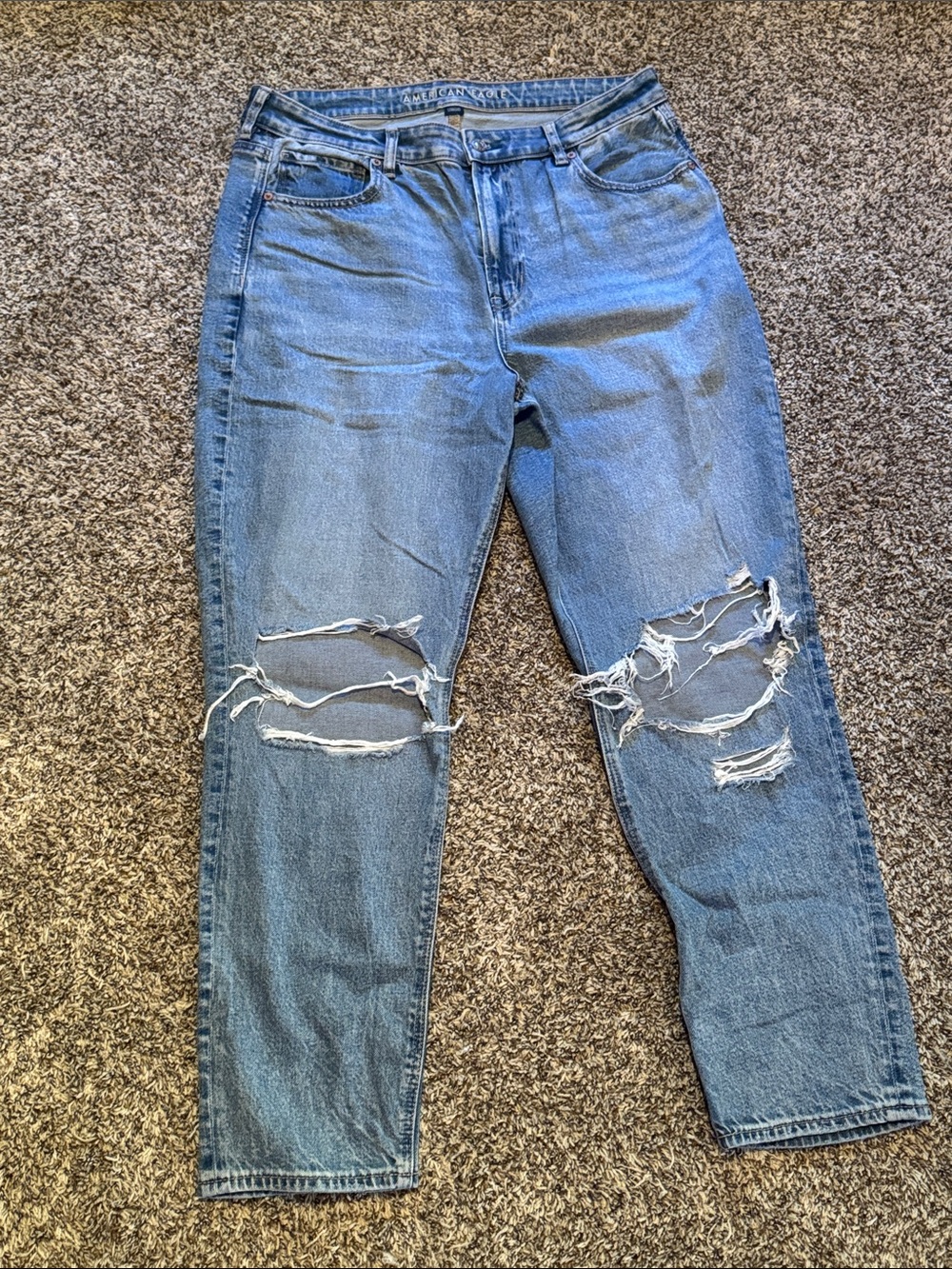 American Eagle Outfitters Light Blue Distressed Mom Jeans